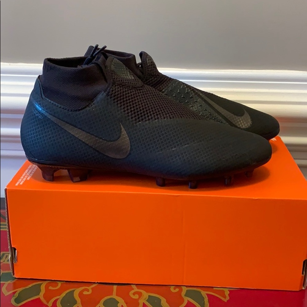 Nike Phantom VSN Pro Men’s 9 Soccer Cleats
